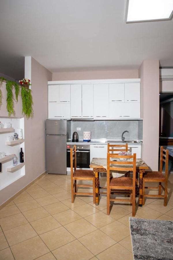 Colombo'S Apartment Vlore Exterior photo
