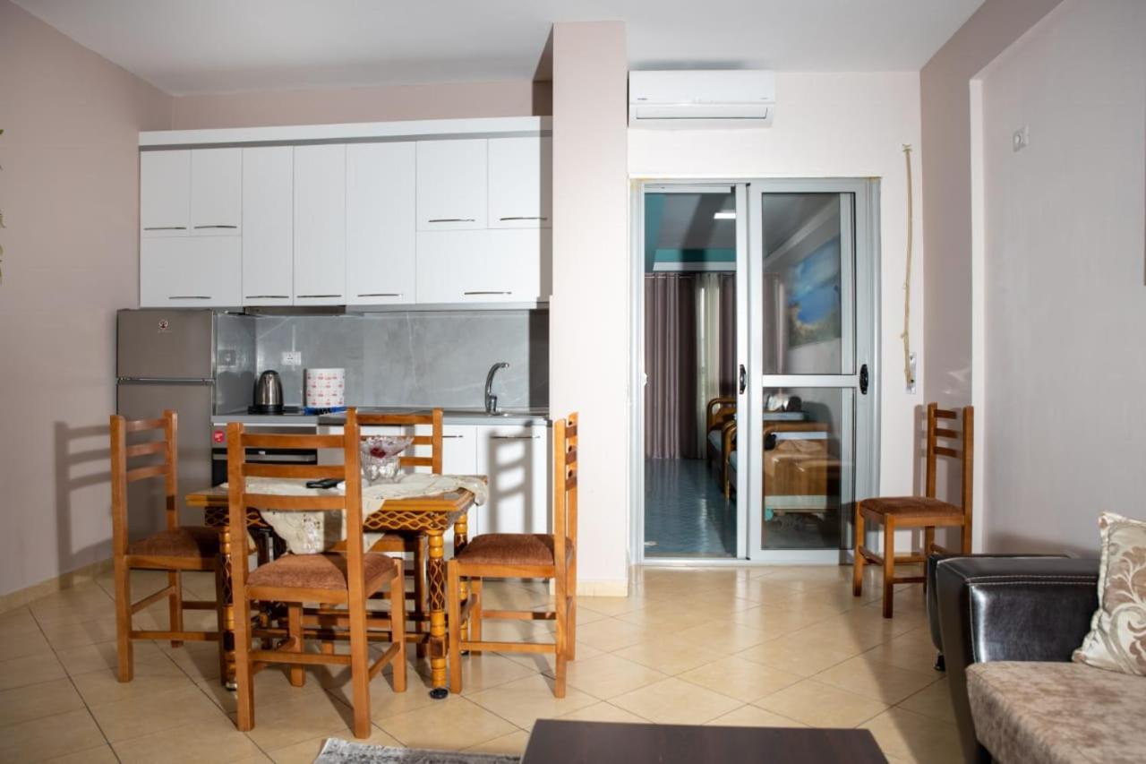 Colombo'S Apartment Vlore Exterior photo
